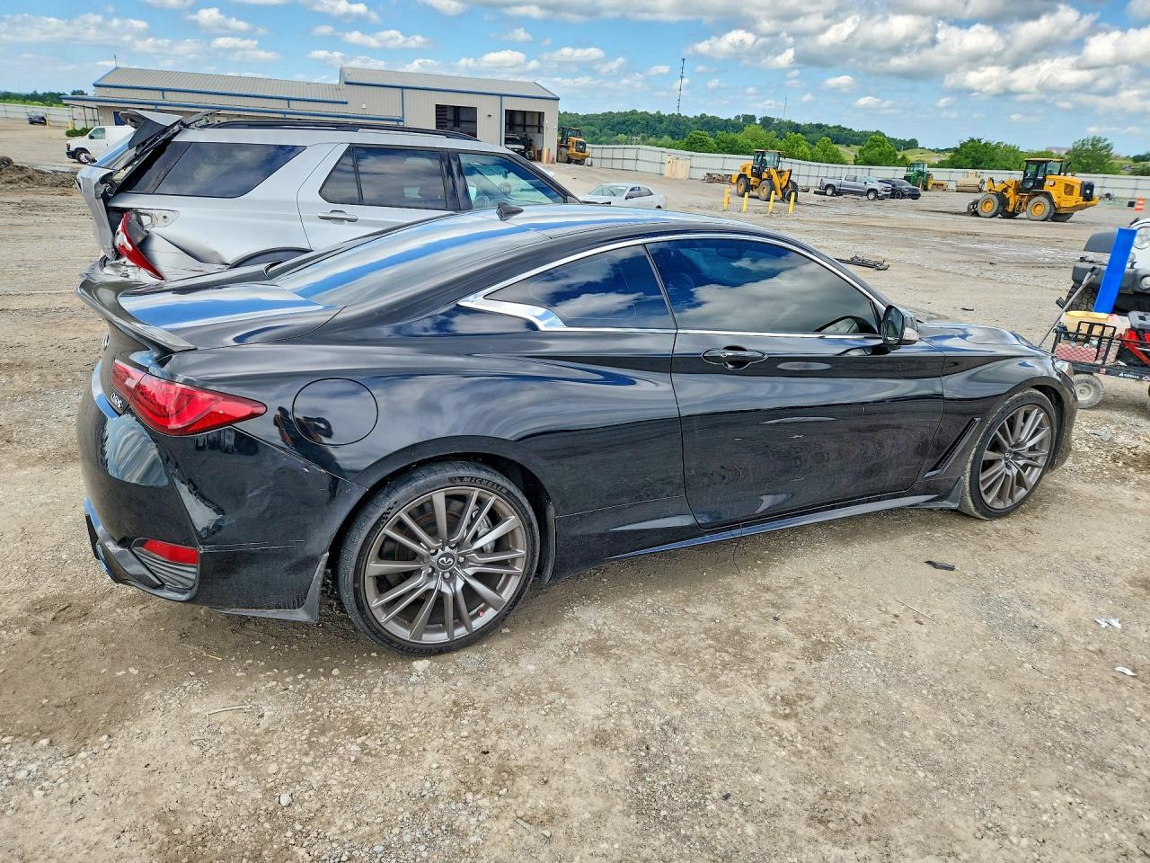 JN1EV7EK0HM364274 · 2017 INFINITI Q60 · 3/11