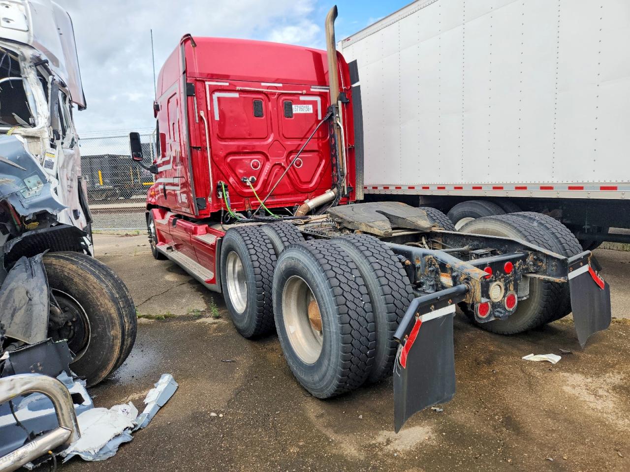 3AKJGLDR9DSFF2168 · 2013 FREIGHTLINER CASCADIA · 3/10