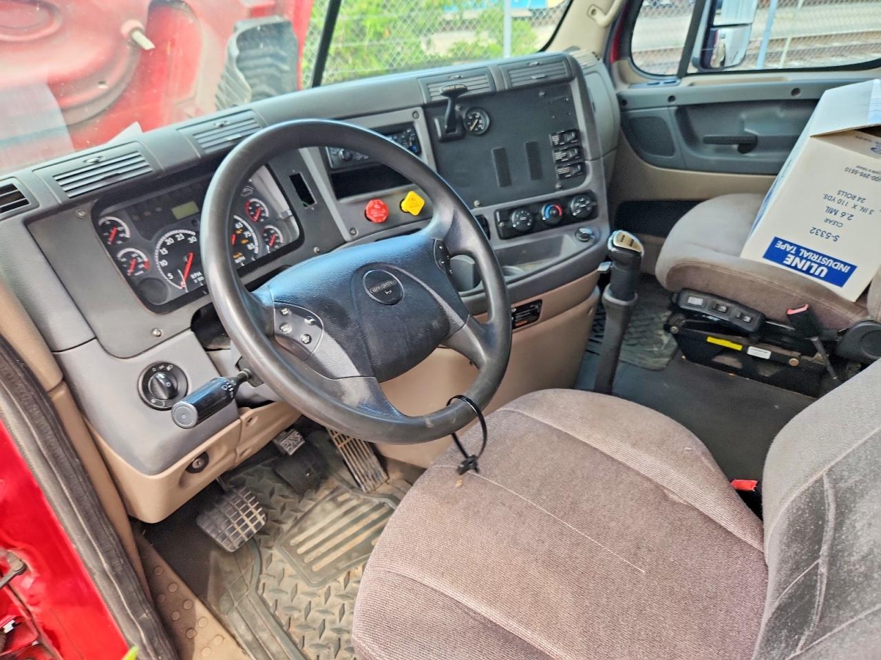 3AKJGLDR9DSFF2168 · 2013 FREIGHTLINER CASCADIA · 5/10