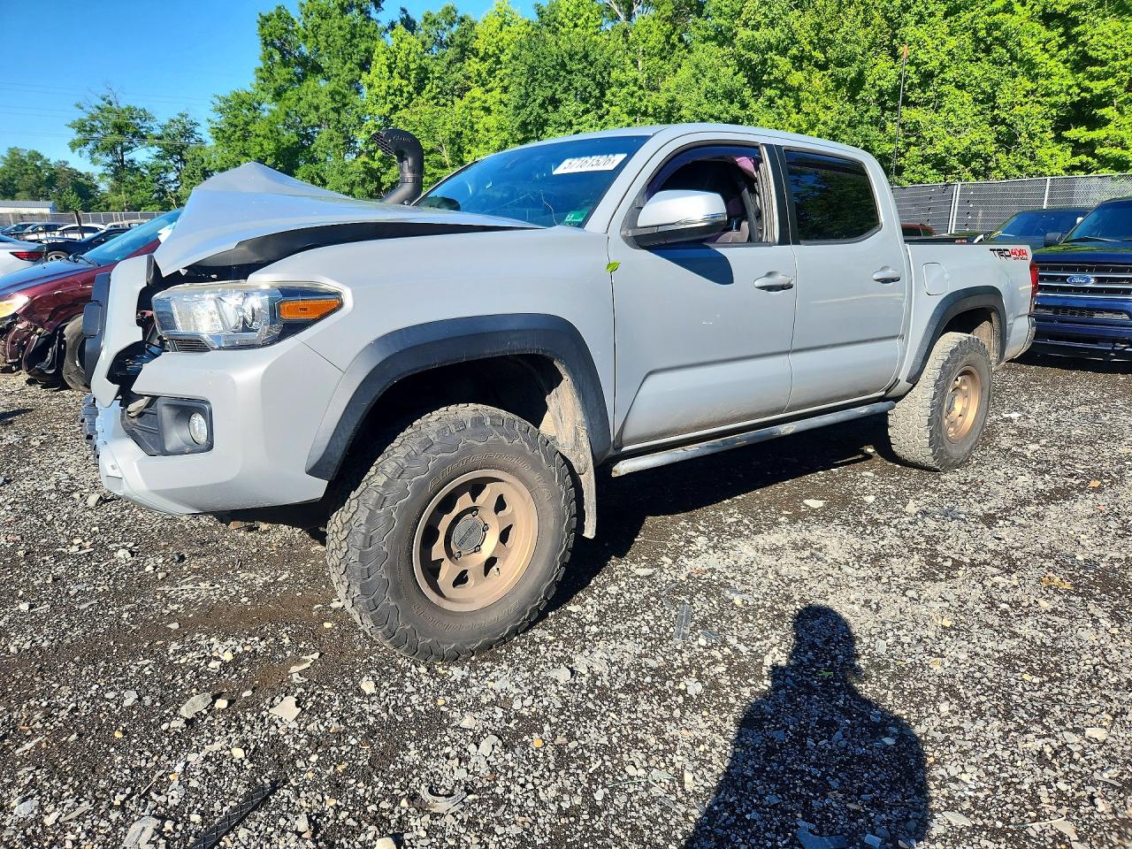 5TFCZ5AN7JX140209 · 2018 TOYOTA TACOMA