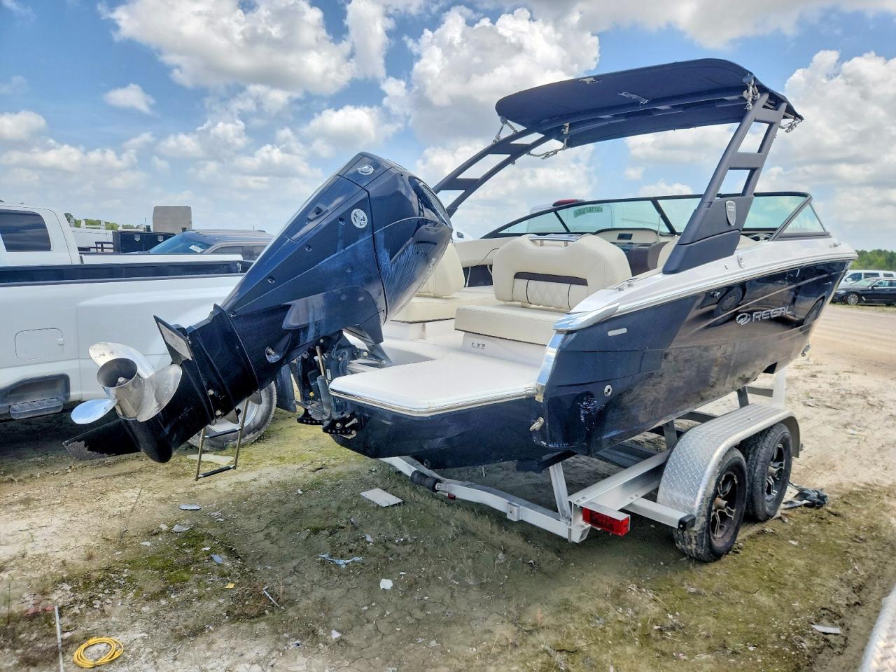 2025 REGAL BOAT · 4/10