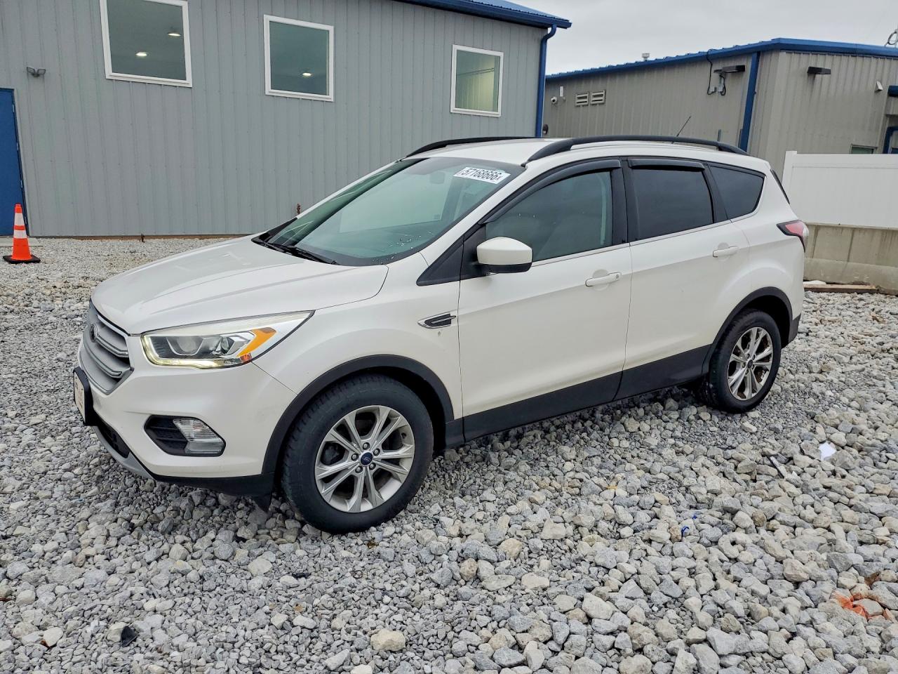 1FMCU0GD9HUB40123 · 2017 FORD ESCAPE