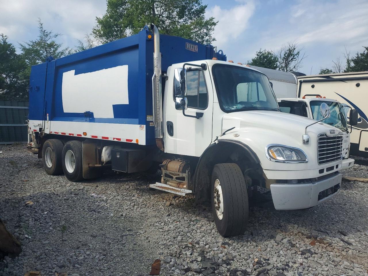 2015 FREIGHTLINER M2
