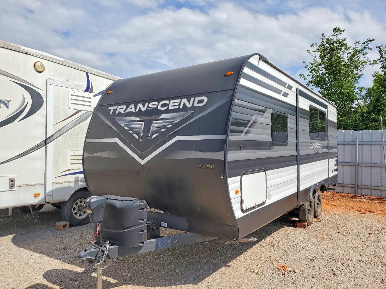 573TT2725N8821345 · 2022 GRAND DESIGN TRANSCEND · 2/10