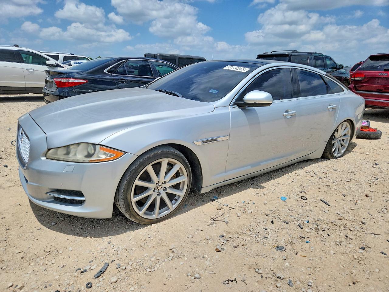 SAJWA1CB7BLV21746 · 2011 JAGUAR XJ