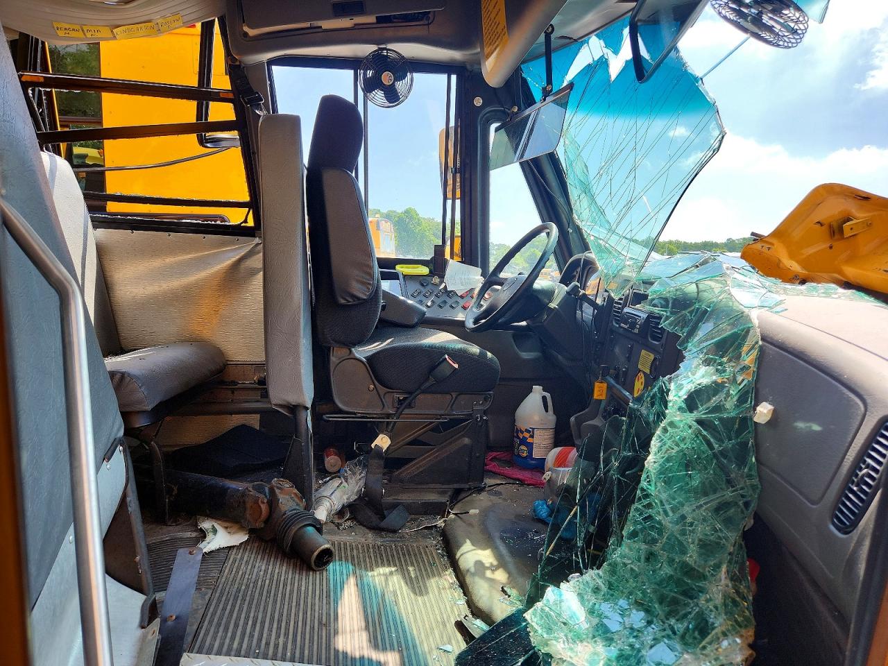 4UZABRFA5NCMX4420 · 2022 THOMABUSES BUS · 5/10