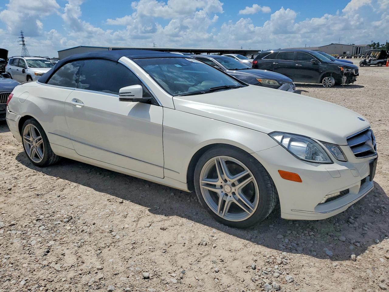 WDDKK5GF3BF098330 · 2011 MERCEDES-BENZ E · 4/13