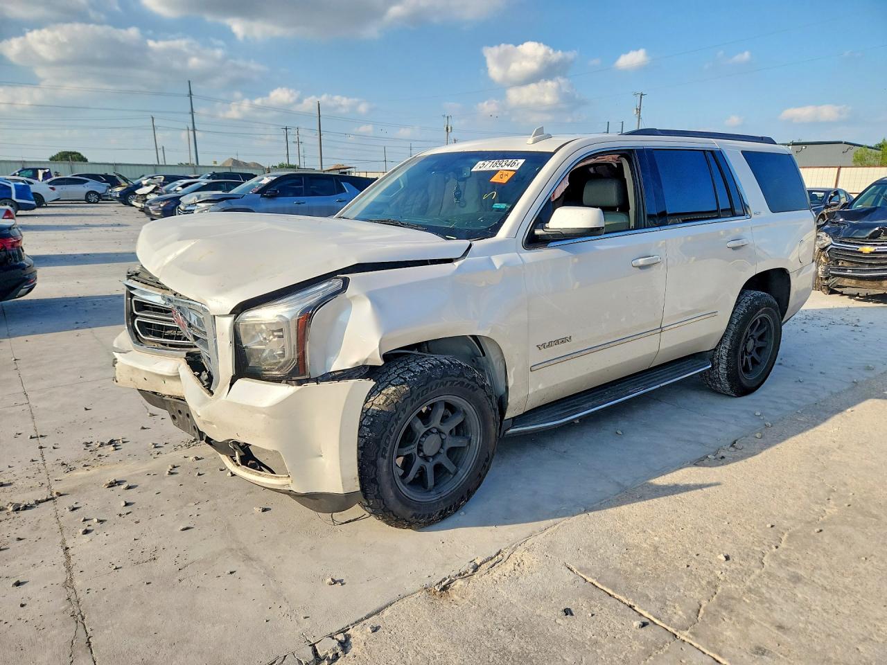 1GKS1BKC2HR366305 · 2017 GMC YUKON