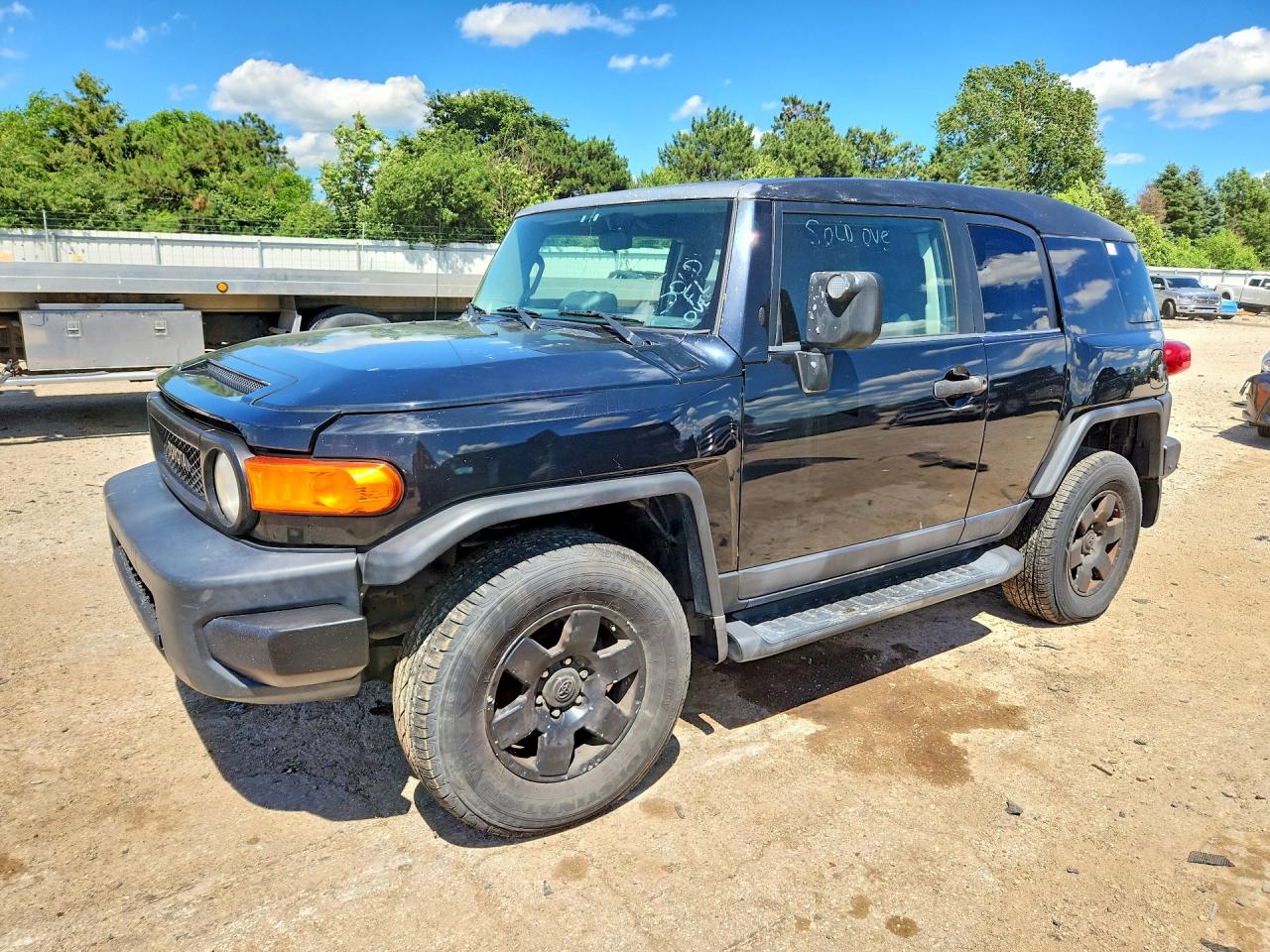 JTEBU11FX8K032925 · 2008 TOYOTA FJ CRUISER