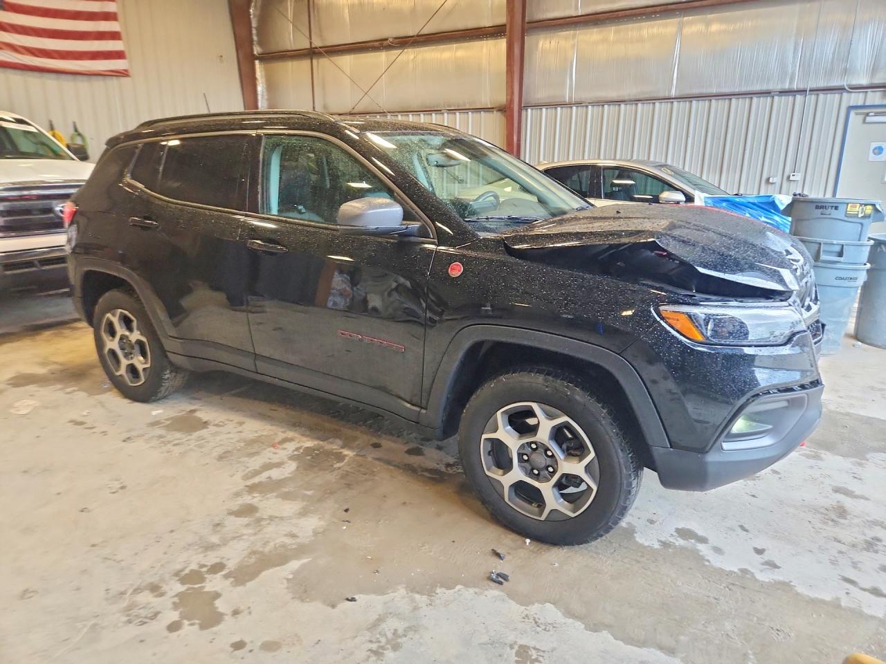 3C4NJDDB9NT166744 · 2022 JEEP COMPASS · 4/13