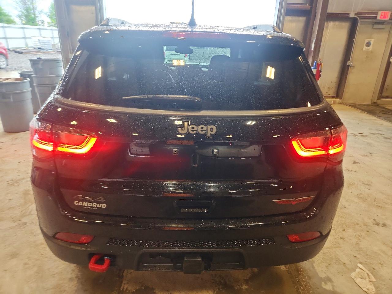 3C4NJDDB9NT166744 · 2022 JEEP COMPASS · 6/13
