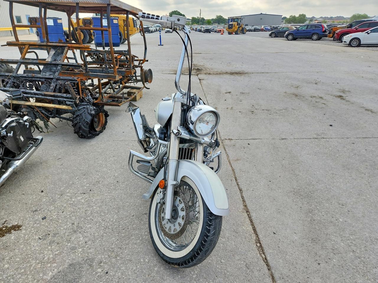 JS1VS55A772104976 · 2007 SUZUKI VL800 · 2/9