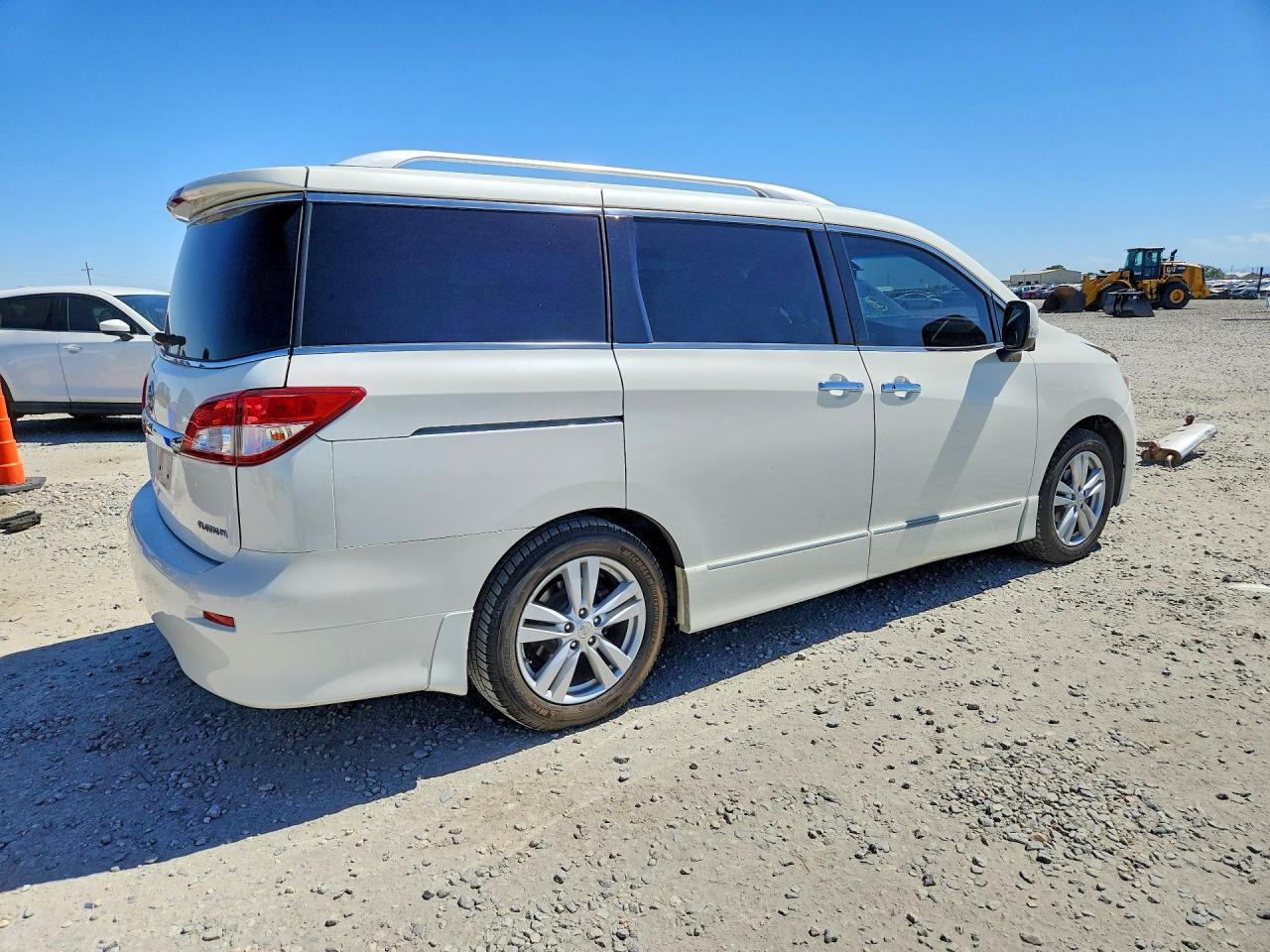JN8AE2KP0F9128226 · 2015 NISSAN QUEST · 3/13
