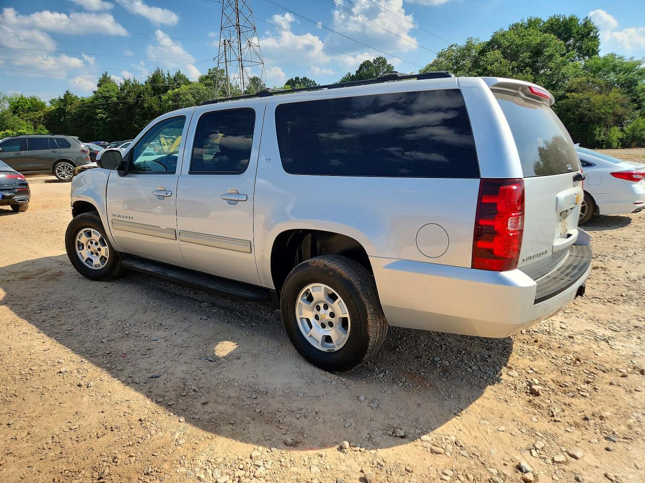 1GNSKJE74ER228494 · 2014 CHEVROLET SUBURBAN · 2/13