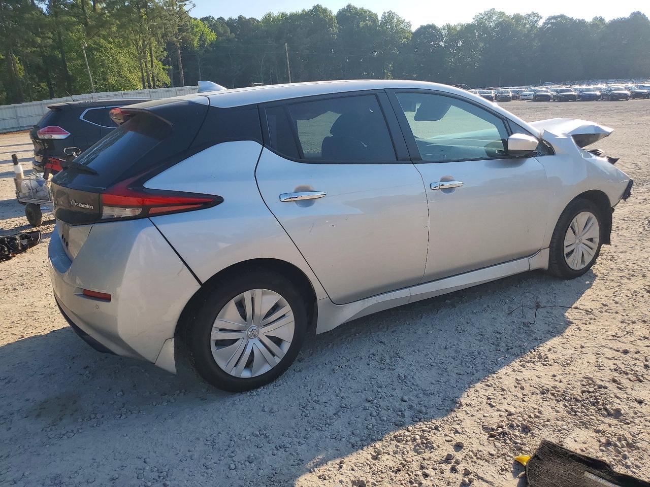 1N4AZ1BV3NC560955 · 2022 NISSAN LEAF · 3/13