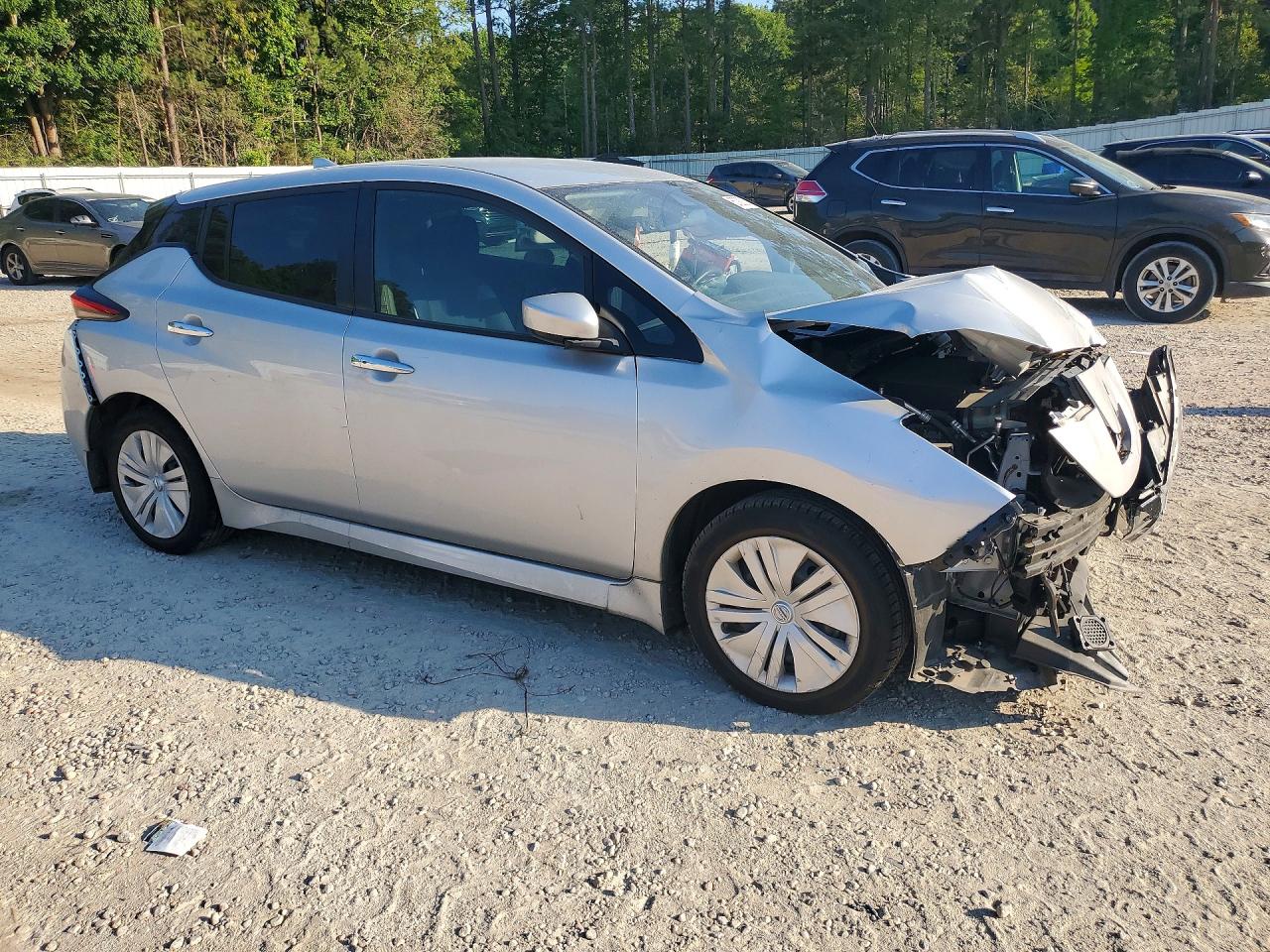 1N4AZ1BV3NC560955 · 2022 NISSAN LEAF · 4/13