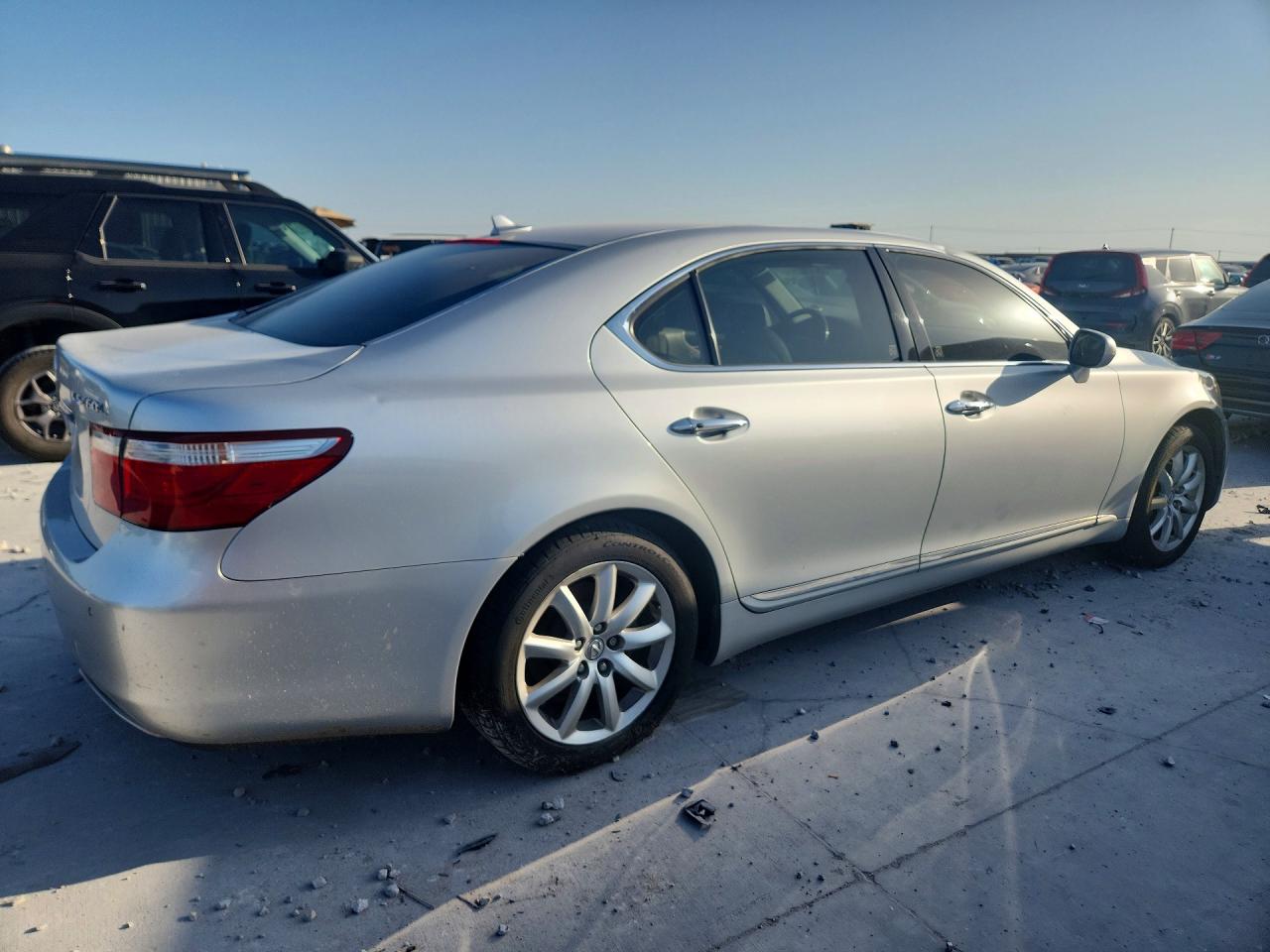 JTHGL46F775004504 · 2007 LEXUS LS · 3/12