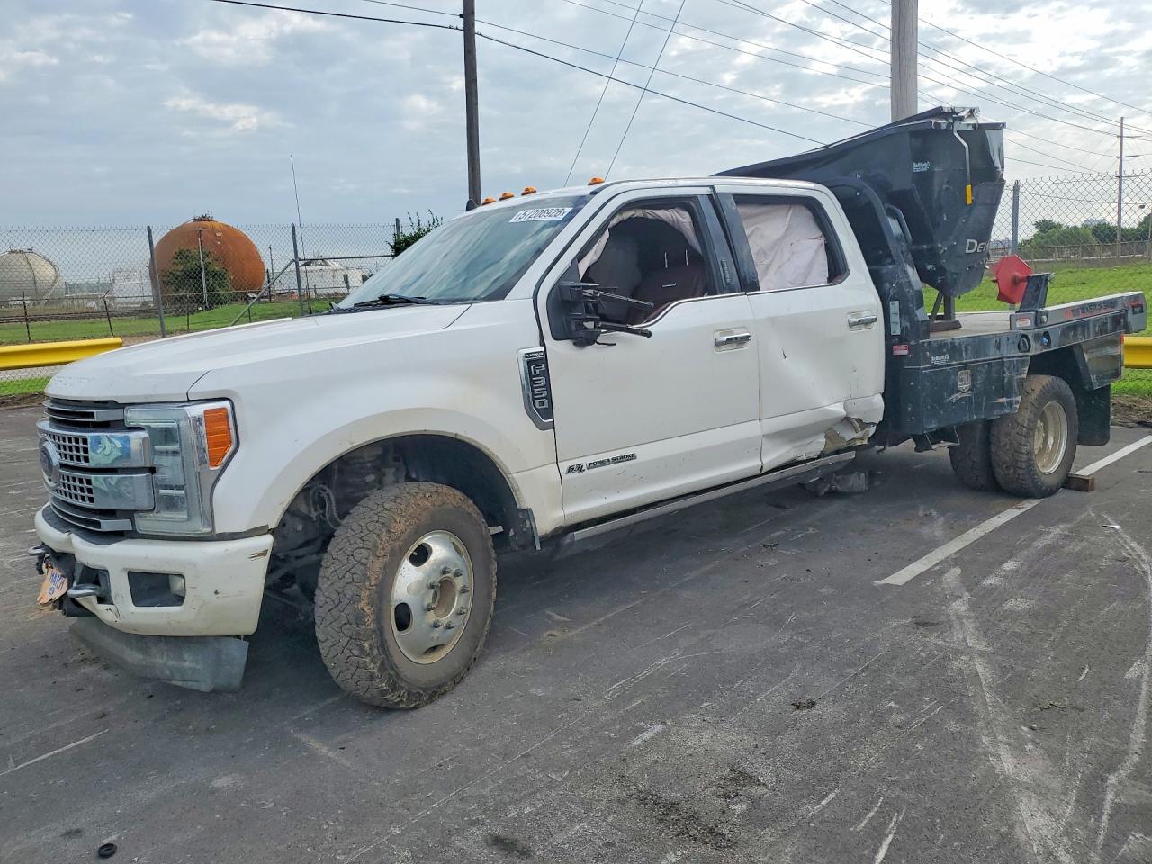 1FT8W3DT1KEF28630 · 2019 FORD F350