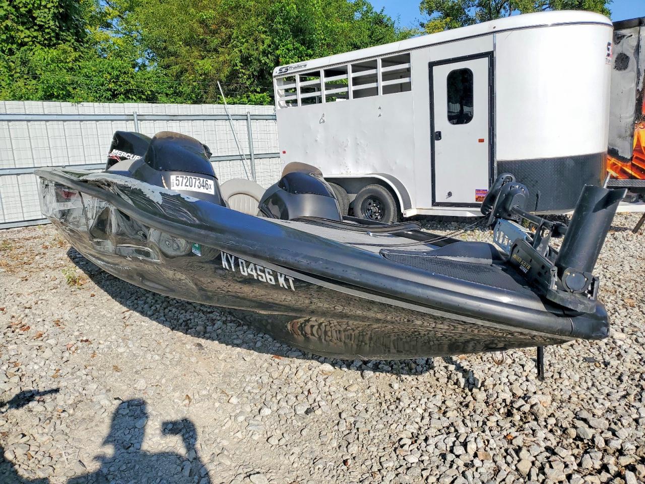 BUJ62368B505 · 2005 TRACKER BOAT