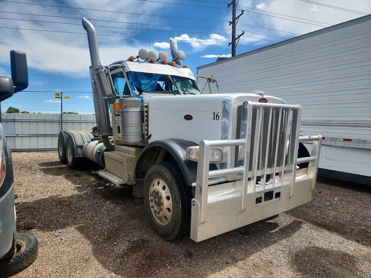 2013 PETERBILT 389