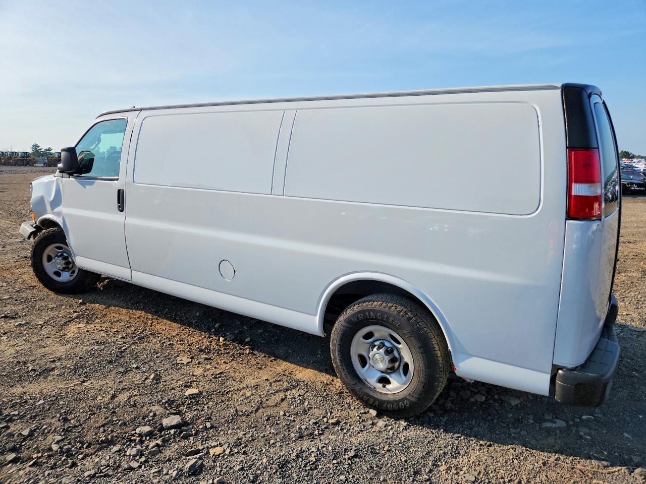 1GCZGHF70M1145707 · 2021 CHEVROLET EXPRESS G3500 · 2/10