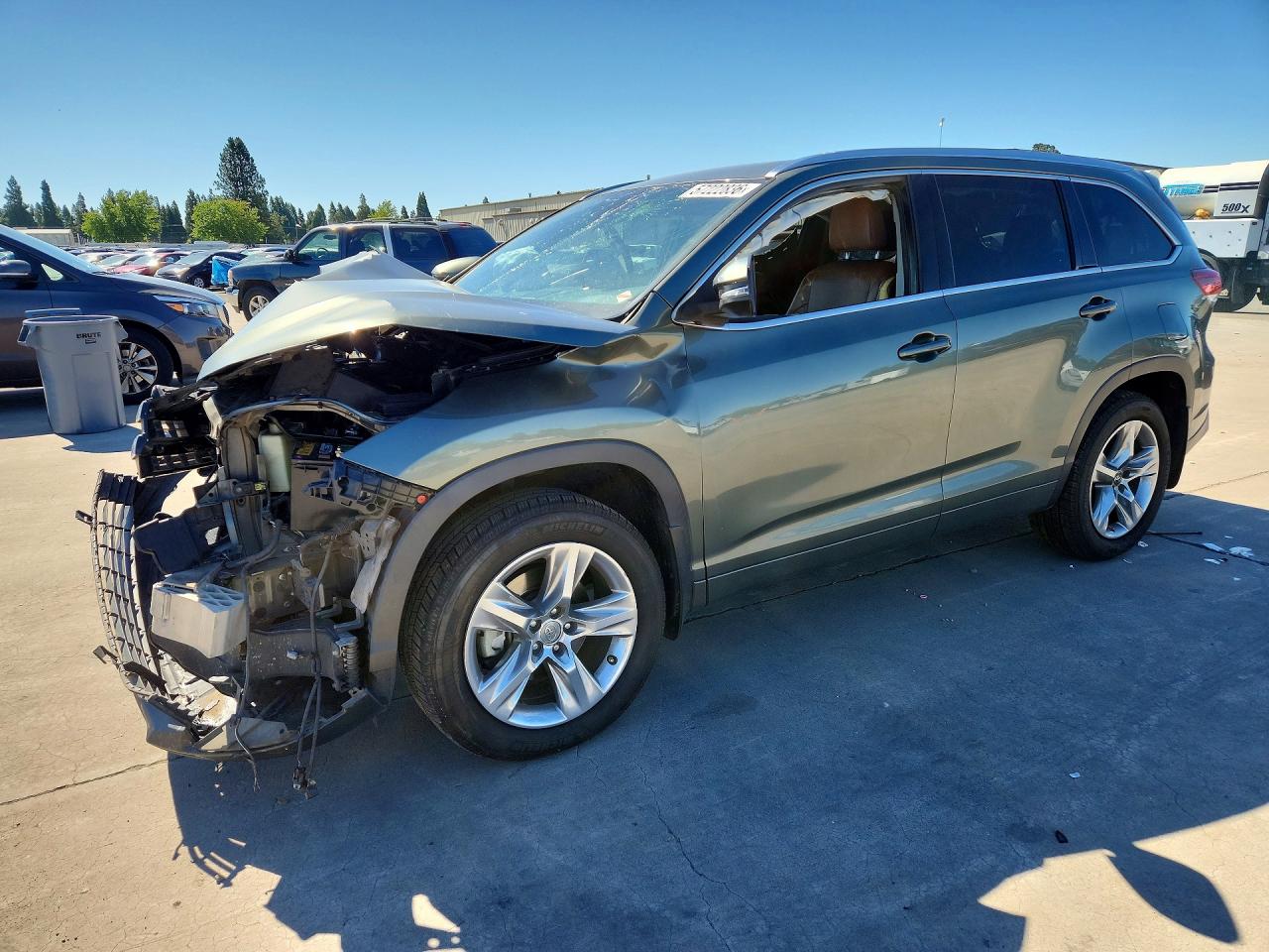 5TDDZRFH0HS449325 · 2017 TOYOTA HIGHLANDER