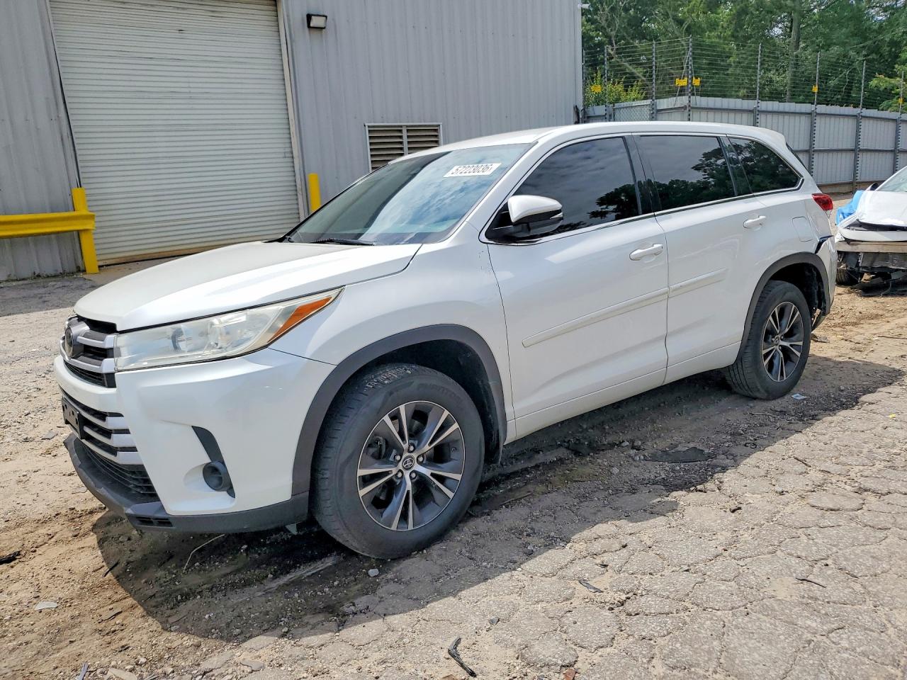 5TDBZRFH9JS834119 · 2018 TOYOTA HIGHLANDER