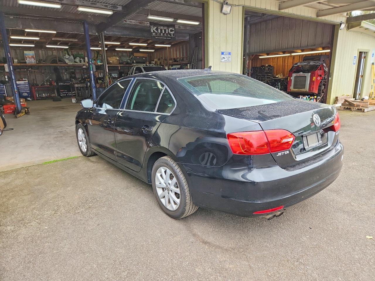 3VWDP7AJ4DM388668 · 2013 VOLKSWAGEN JETTA · 2/12