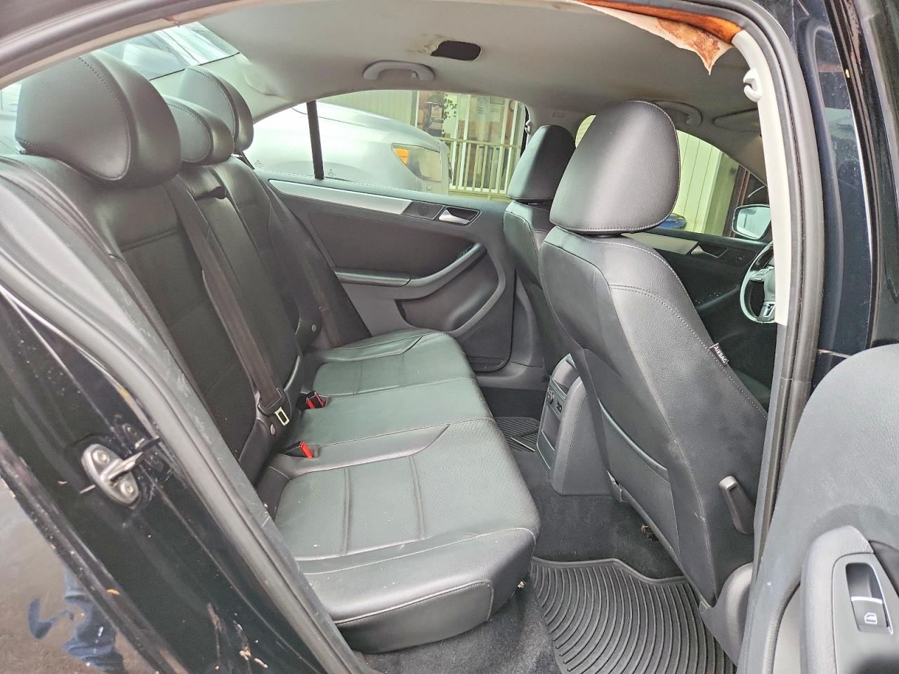 3VWDP7AJ4DM388668 · 2013 VOLKSWAGEN JETTA · 10/12