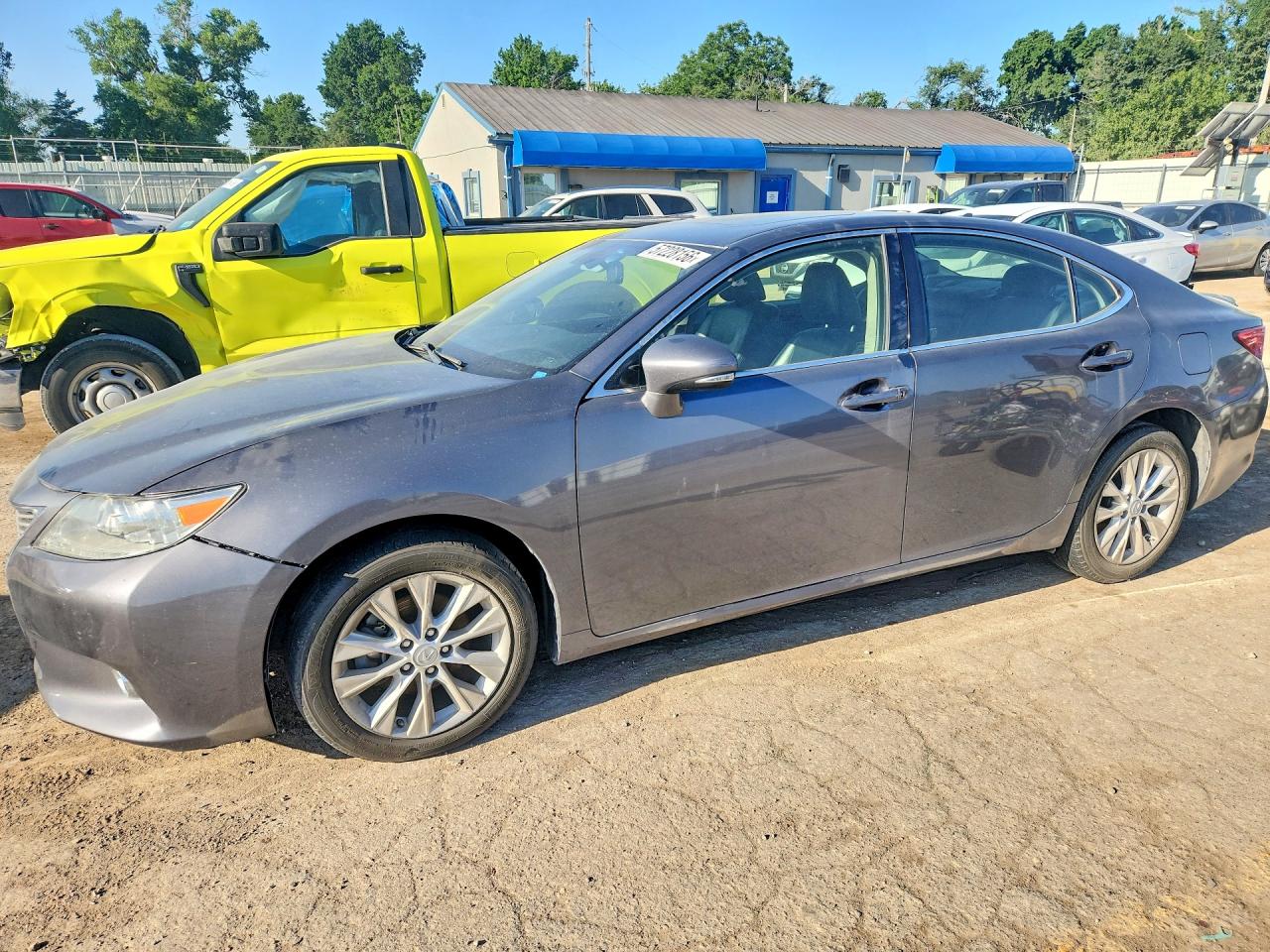 JTHBW1GG4D2010720 · 2013 LEXUS ES