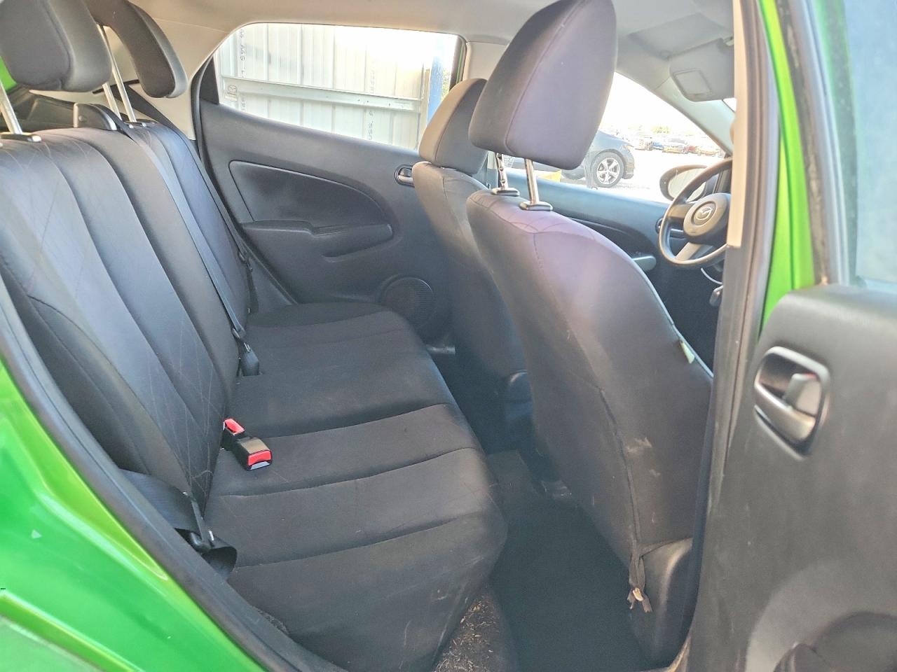 JM1DE1HY9B0103102 · 2011 MAZDA MAZDA2 · 10/12
