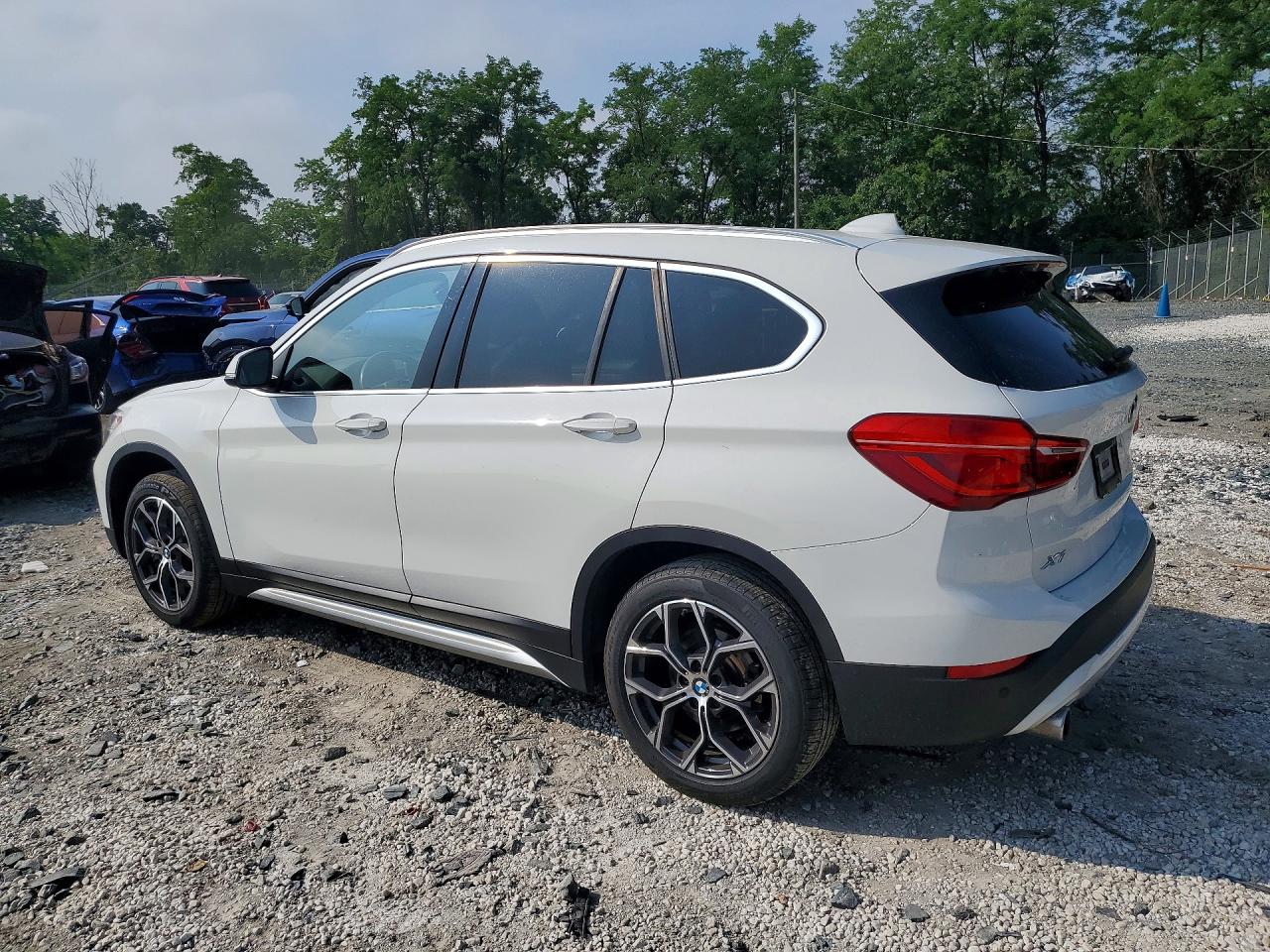 WBXJG9C06M5T78528 · 2021 BMW X1 · 2/13