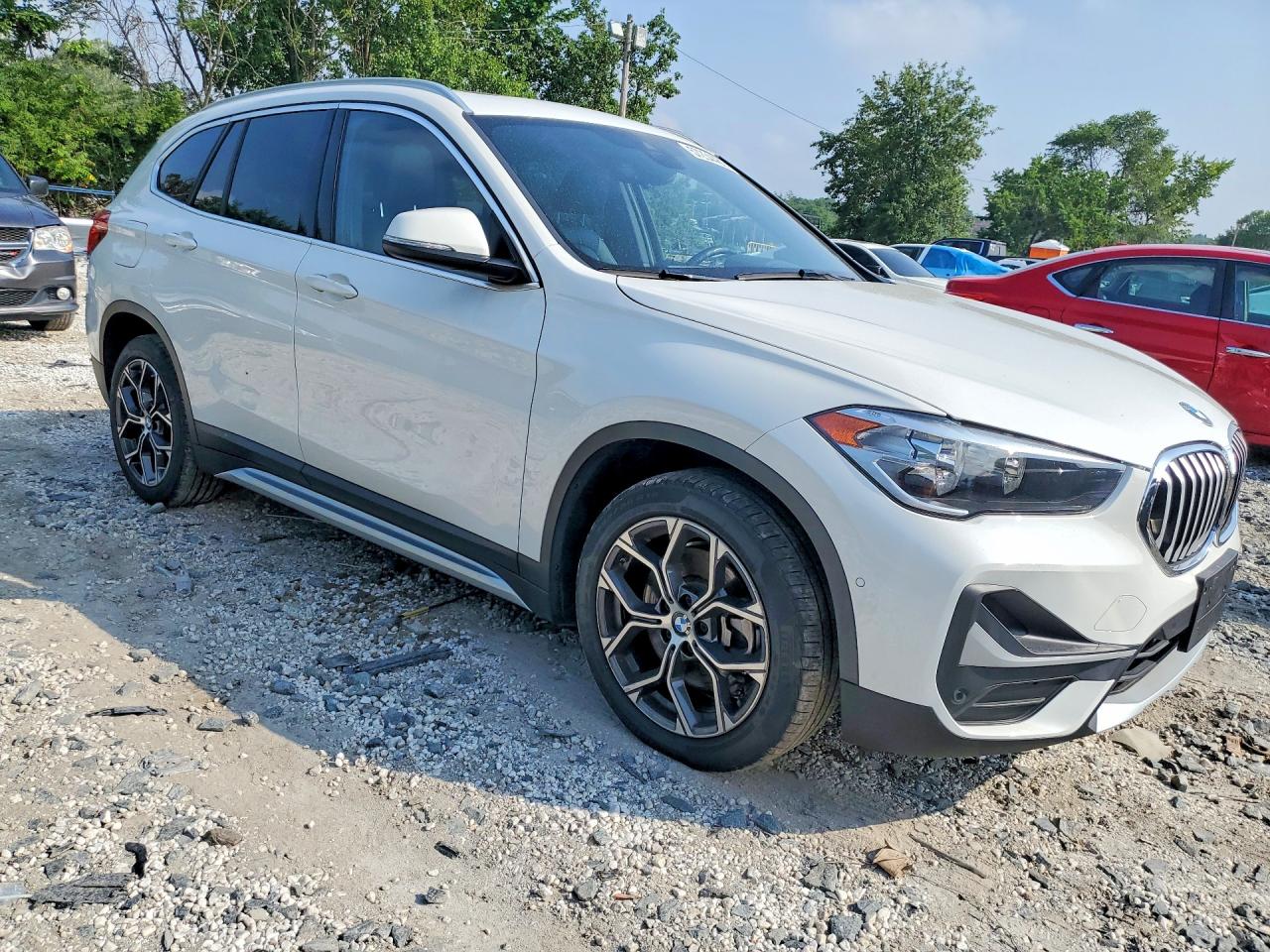 WBXJG9C06M5T78528 · 2021 BMW X1 · 4/13