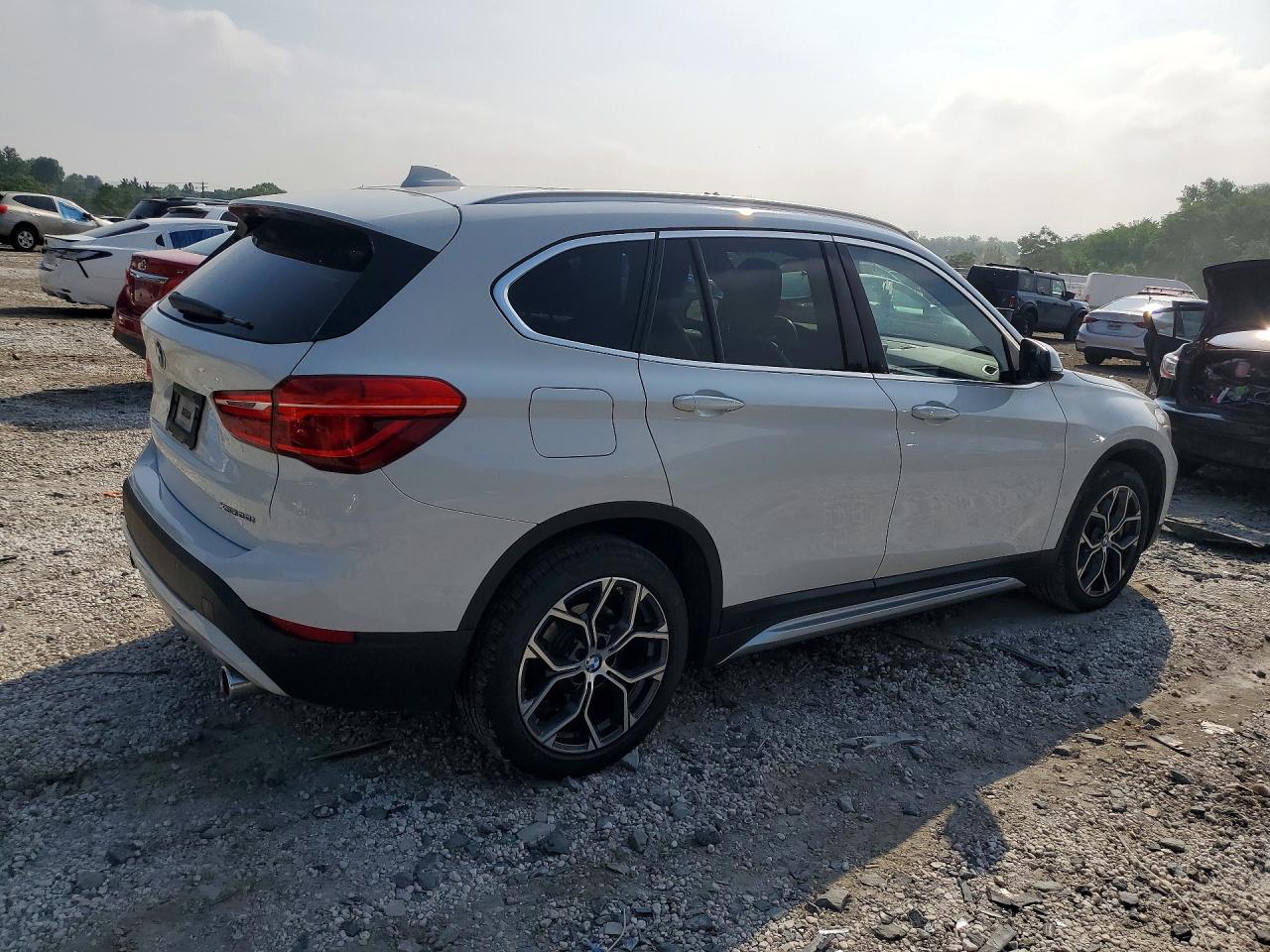 WBXJG9C06M5T78528 · 2021 BMW X1 · 3/13