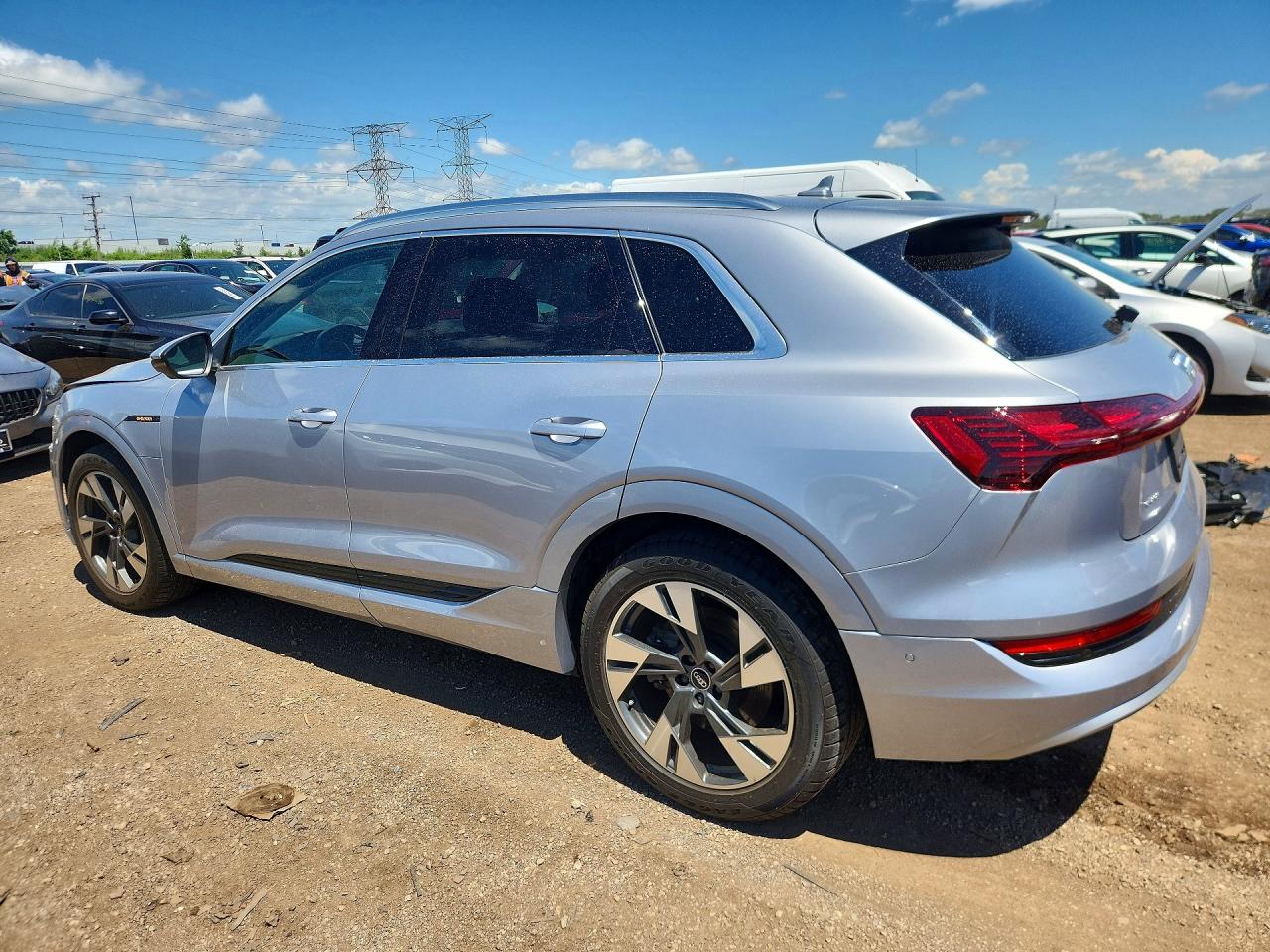 WA1LAAGE7NB014307 · 2022 AUDI E-TRON · 2/12