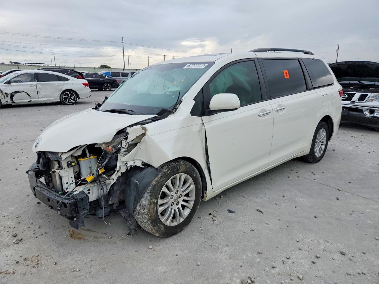 5TDYK3DC1FS609204 · 2015 TOYOTA SIENNA