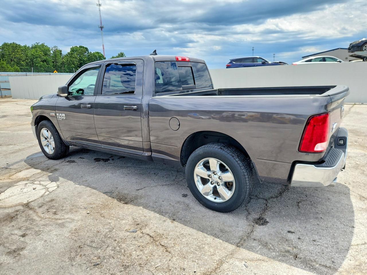 1C6RR7TT3KS530621 · 2019 RAM 1500 CLASSIC · 2/12