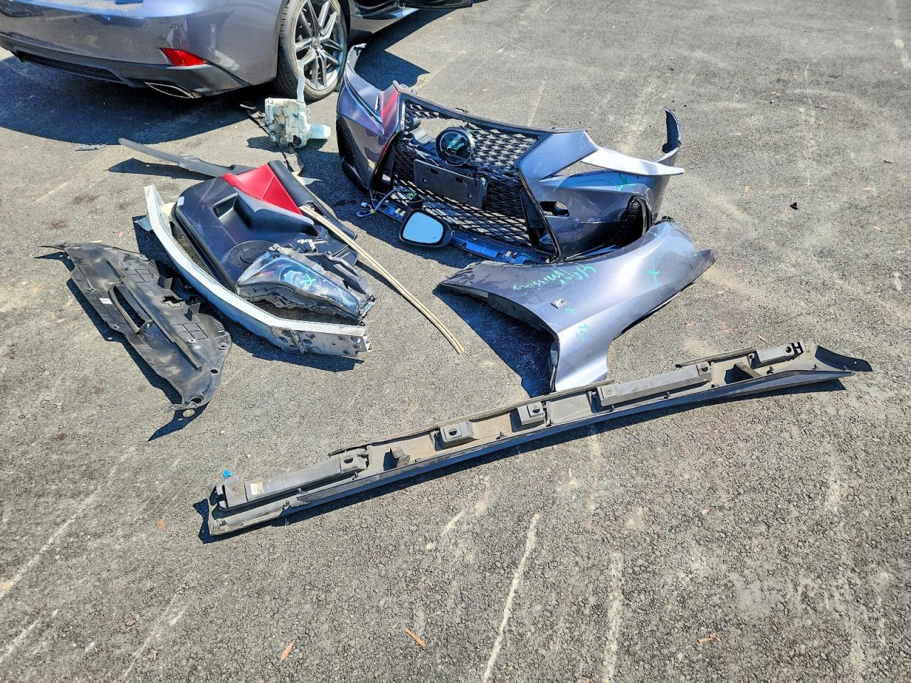 JTHBA1D20J5069359 · 2018 LEXUS IS · 12/13