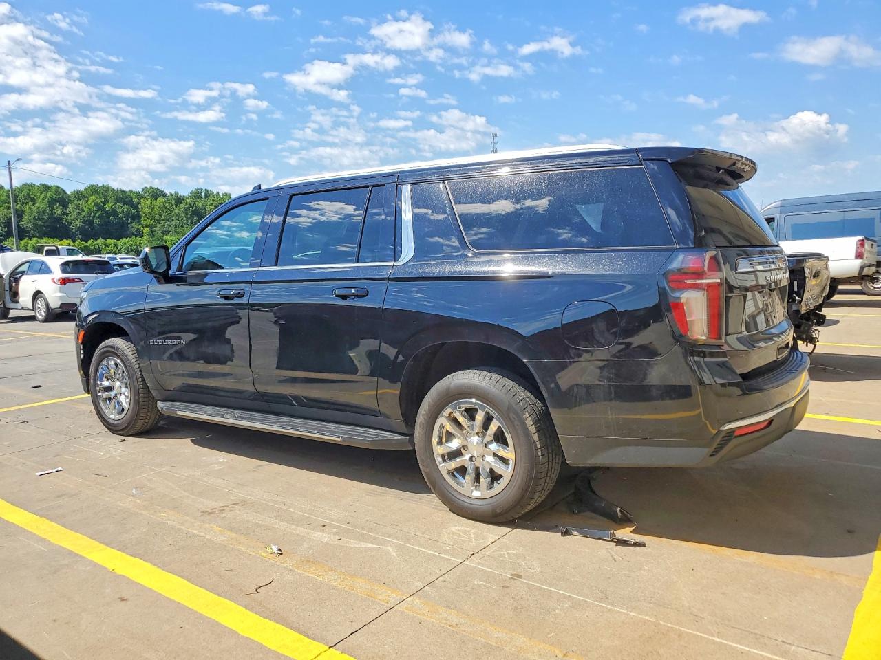 1GNSKCKD9PR199017 · 2023 CHEVROLET SUBURBAN · 2/13
