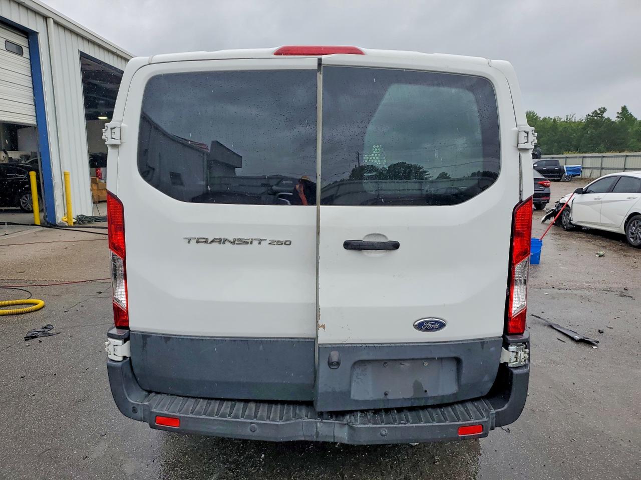 1FTYE1YM4GKB09481 · 2016 FORD TRANSIT · 6/14