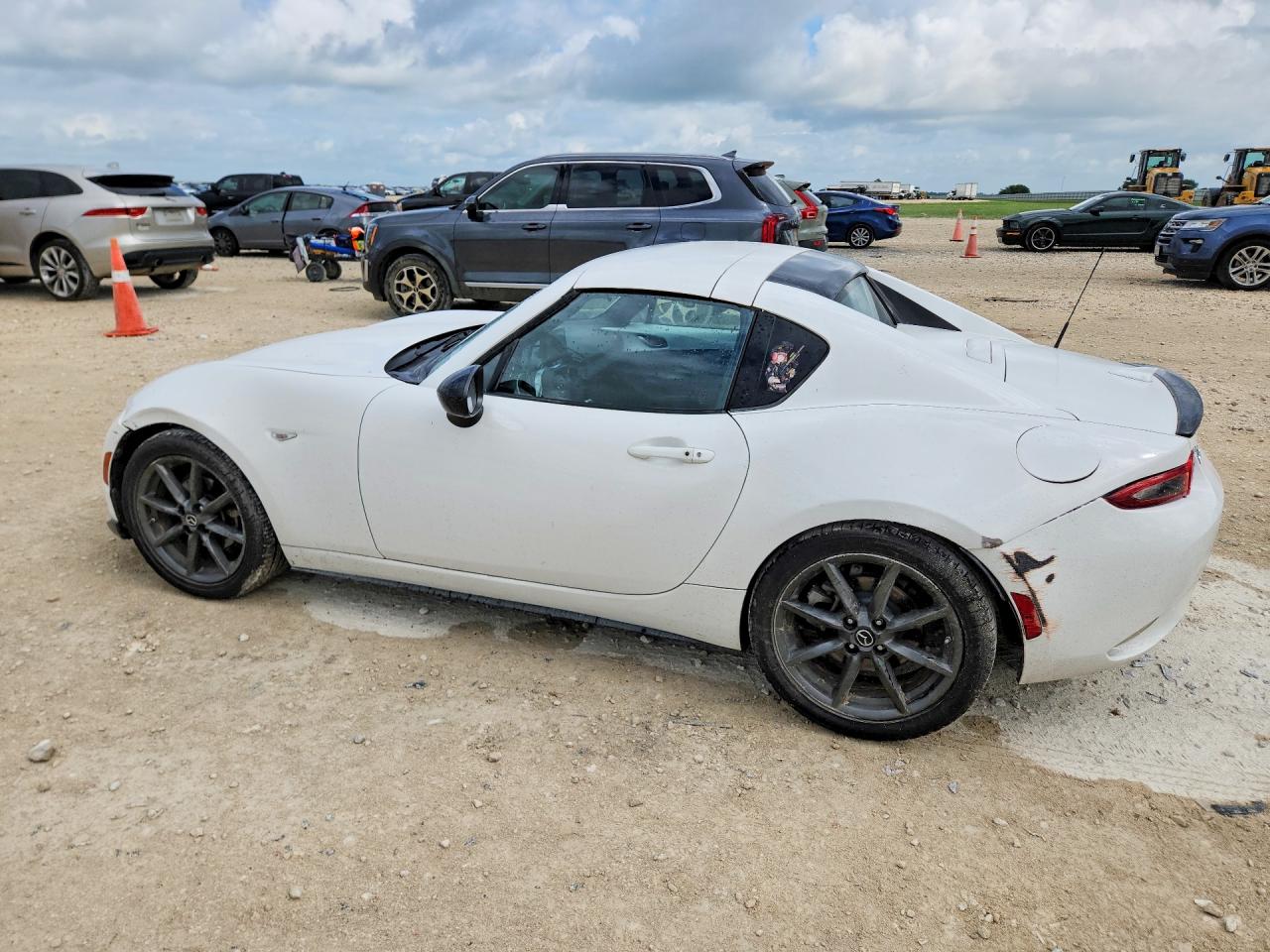JM1NDAL70J0202704 · 2018 MAZDA MX-5 MIATA · 2/12