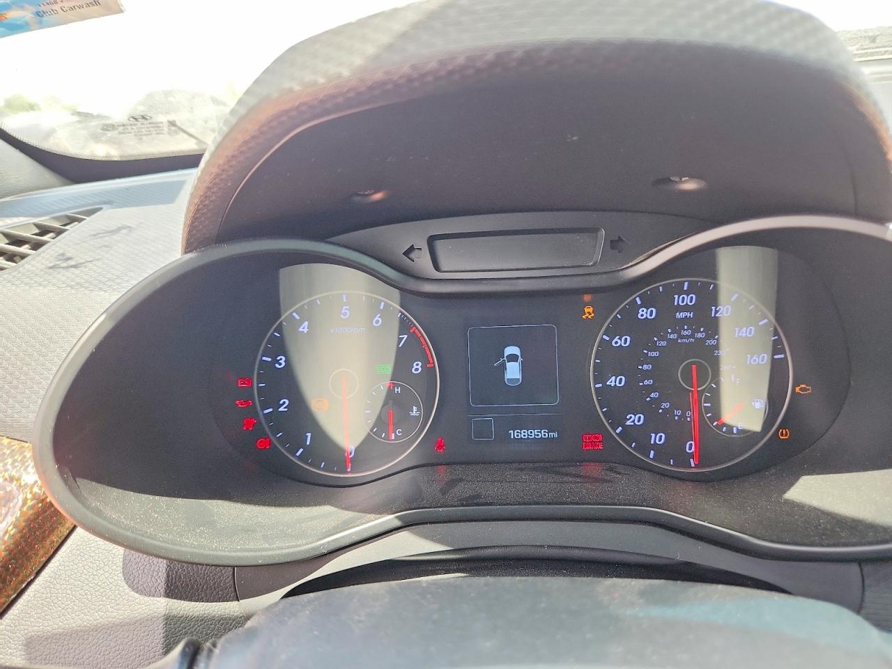 KMHTC6AE7GU260959 · 2016 HYUNDAI VELOSTER · 9/12