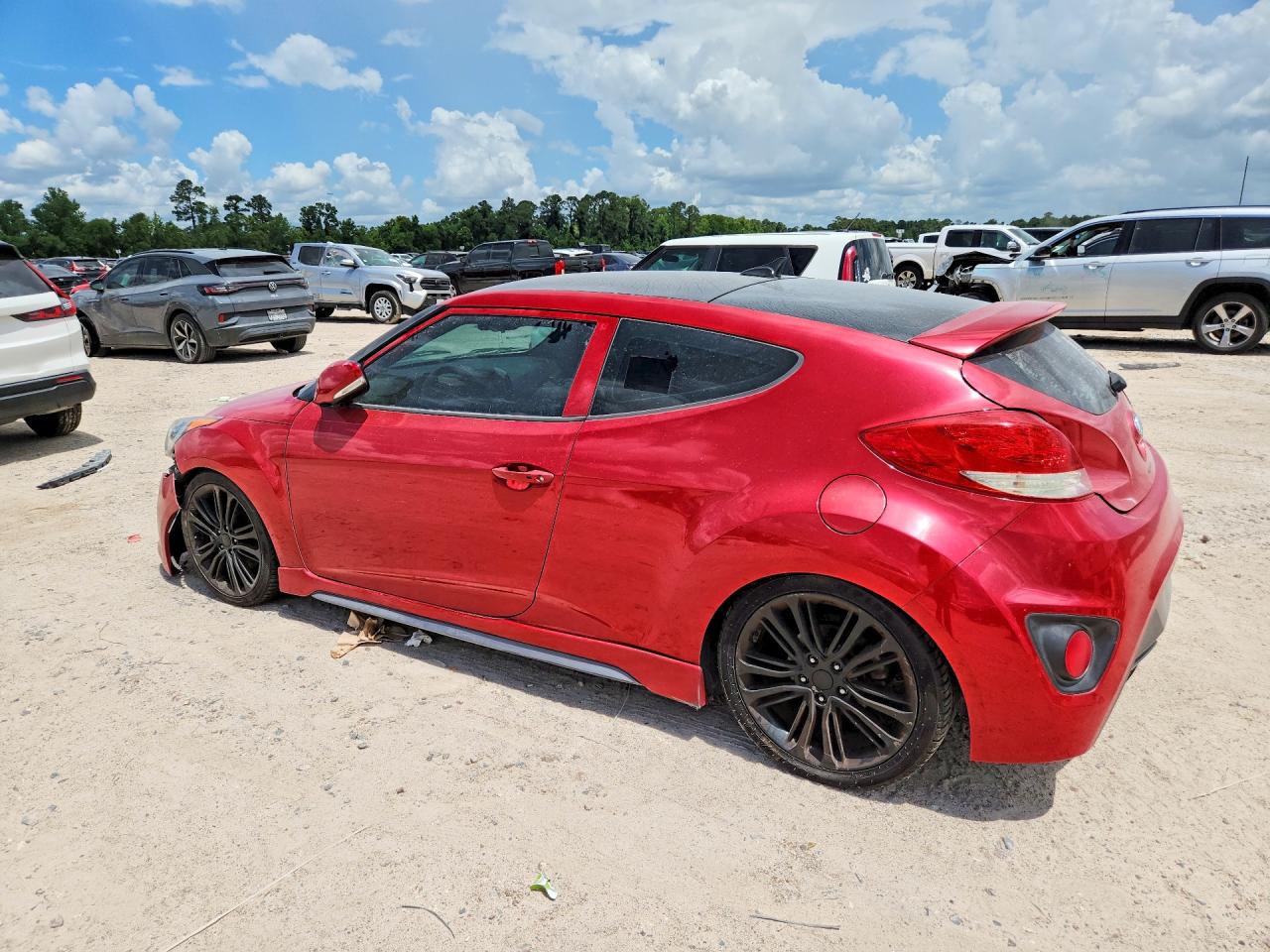 KMHTC6AE7GU260959 · 2016 HYUNDAI VELOSTER · 2/12