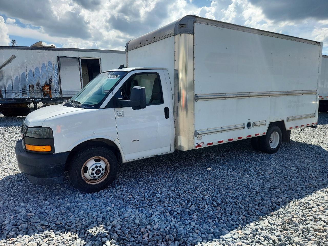 7GZ37TCG8JN900736 · 2018 GMC SAVANA