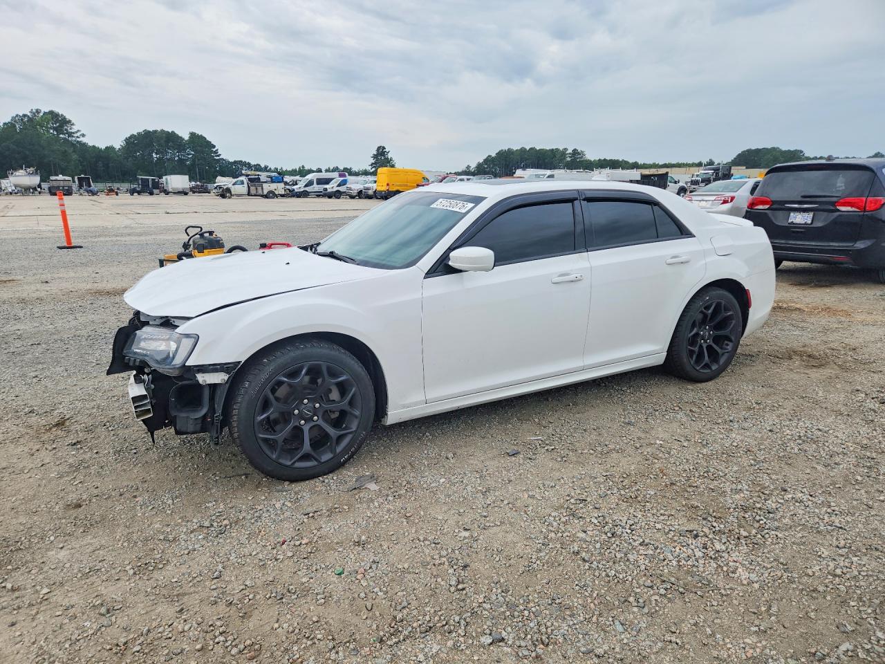 2C3CCABT7LH233833 · 2020 CHRYSLER 300