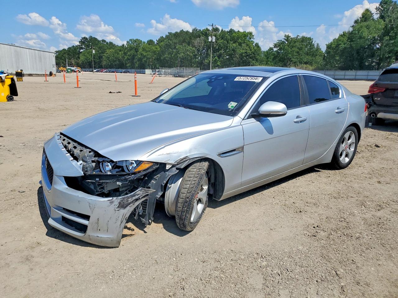 SAJAR4FX8JCP33887 · 2018 JAGUAR XE