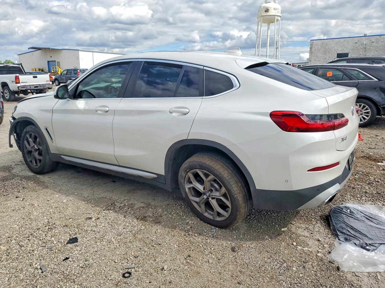 5UX33DT02N9J82003 · 2022 BMW X4 · 2/13