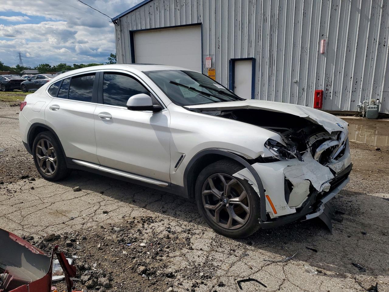 5UX33DT02N9J82003 · 2022 BMW X4 · 4/13