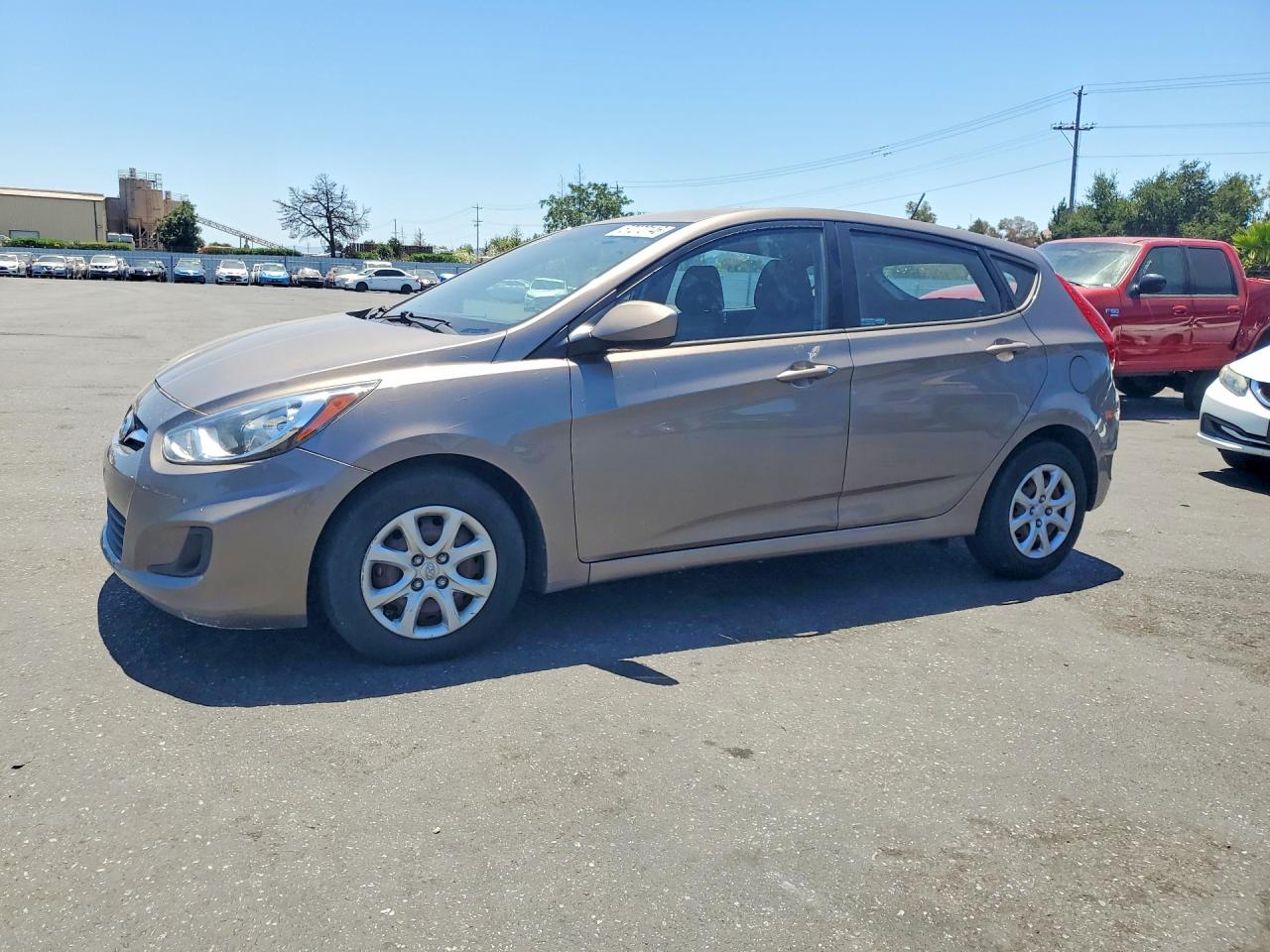 KMHCT5AE7DU117080 · 2013 HYUNDAI ACCENT