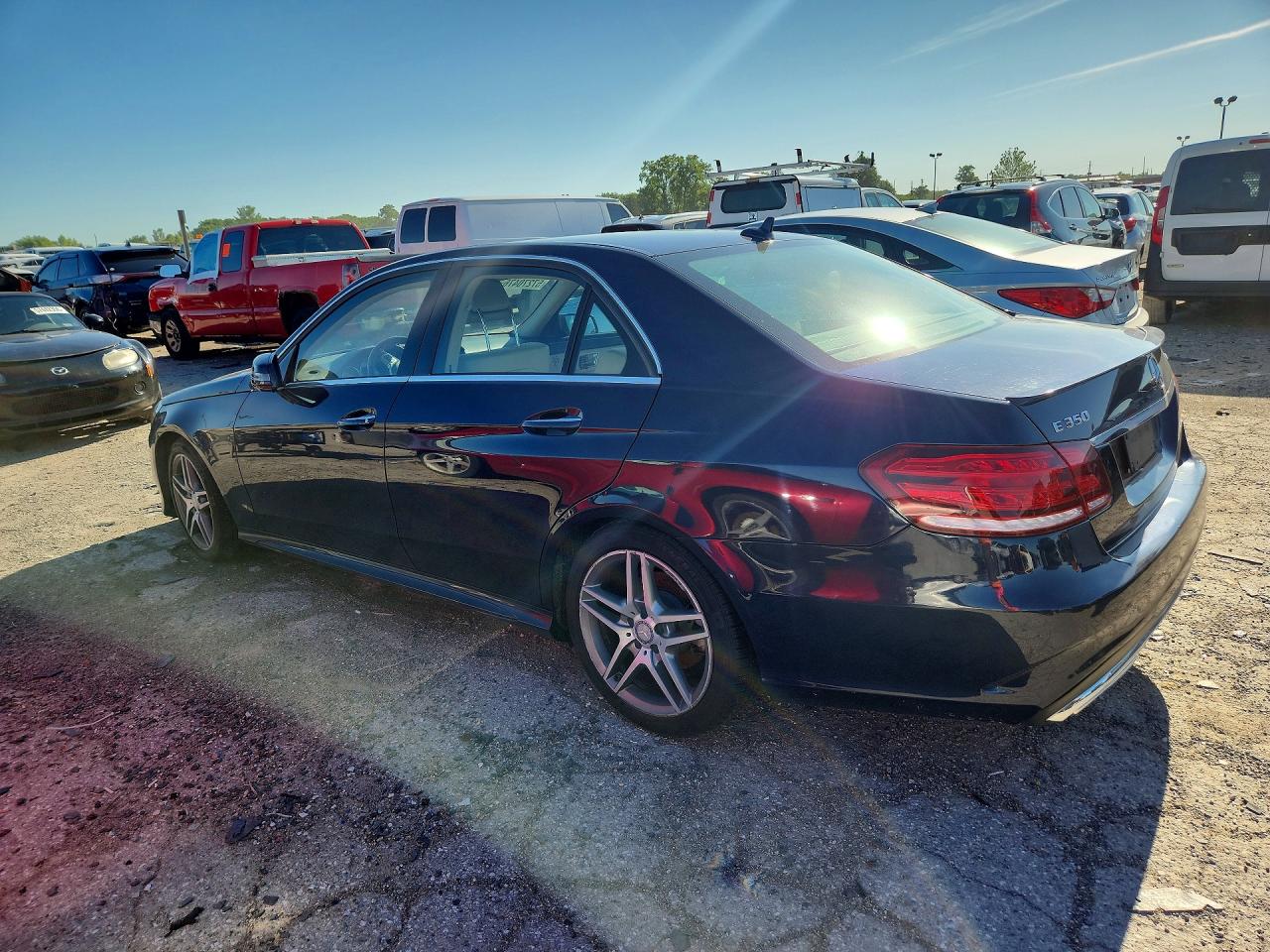 WDDHF8JBXGB300083 · 2016 MERCEDES-BENZ E · 2/12